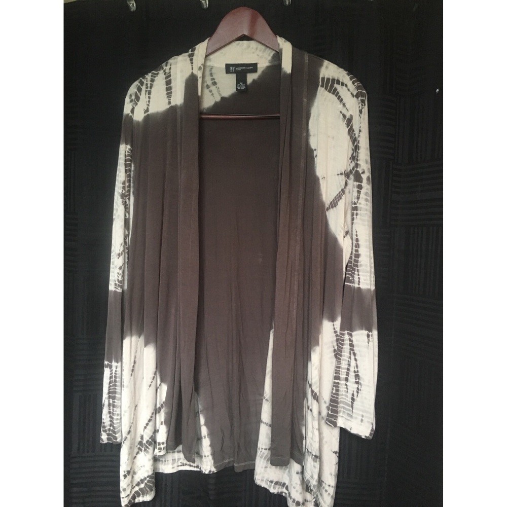 Light weight sweater
